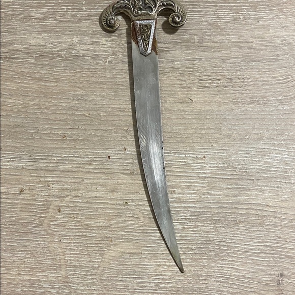 Ornate Decorative Dagger with Sheath - Picture 4 of 11